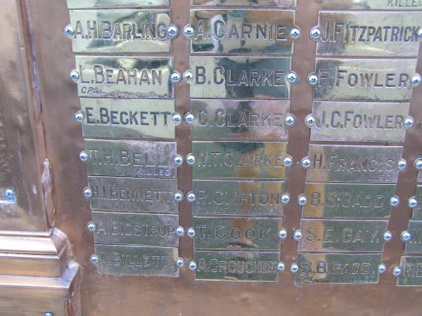A H BARLING  | L   BEAHAN  | E   BECKETT  | T H BELL  | H I BENNETT  | A   BIDSTRUP  | A   BILLETT  | A   CARNIE  | B   CLARKE  | C   CLARKE  | W T CLARKE  | R   CLIFTON  | T   COOK  | A   CROUCHER  | J   FITZPATRICK  | F   FOWLER  | J C FOWLER  | H   FRANCIS  | B S GADD  | S E GAY  | S B GADD  |   | War Memorial Hall Warra, Wambo Shire  |   | 