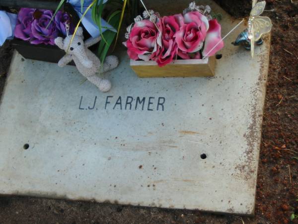 L J FARMER  |   | Albany Creek Cemetery, Pine Rivers  |   | 