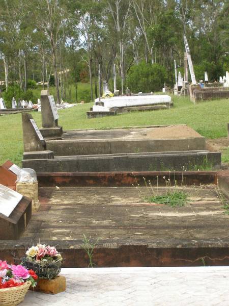 Appletree Creek cemetery, Isis Shire  | 