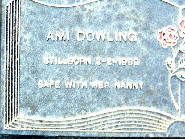 Marilyn Anne TOPP,  | 22-6-1948 - 30-4-2002;  | Ami DOWLING,  | stillborn 2-2-1989,  | with her nanny;  | Beerwah Cemetery, City of Caloundra  | 