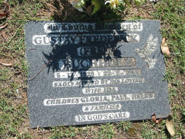 Gustav Frederick (Fred) BUCHHOLZ,  | 5-12-1929 - 22-2-1997,  | wife Ida,  | children Gloria, Paul & Helen;  | Blackbutt-Benarkin cemetery, South Burnett Region  | 