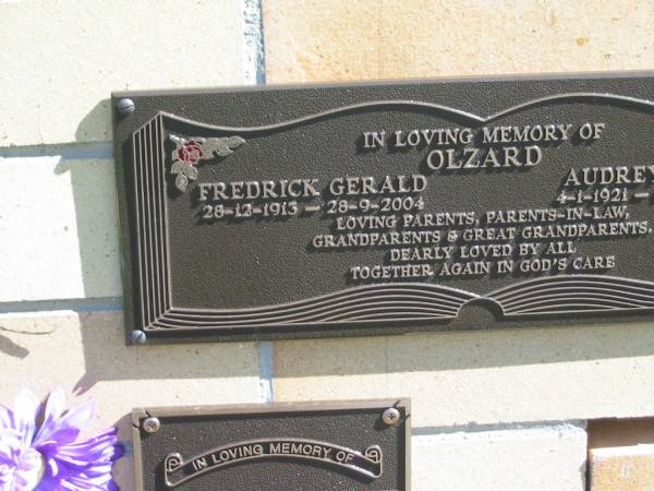 Fredrick Gerald OLZARD,  | 28-12-1913 - 28-9-2004;  | Audrey Alma,  | 4-1-1921 - 13-11-2007;  | parents parents-in-law grandparents great-grandparents;  | Blackbutt-Benarkin cemetery, South Burnett Region  | 