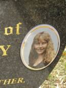 Janine Kay BARKE,
mother daughter sister aunt,
18-8-1963 - 14-7-1996;
Blackbutt-Benarkin cemetery, South Burnett Region