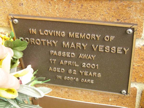 Dorothy Mary VESSEY,  | died 1 April 2001 aged 82 years;  | Bribie Island Memorial Gardens, Caboolture Shire  | 