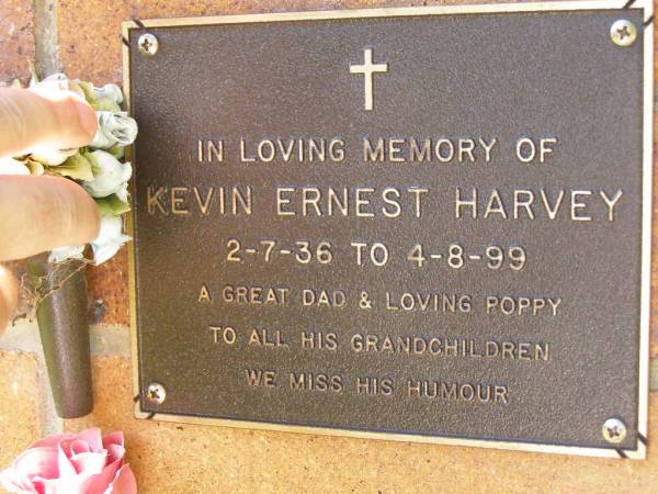 Kevin Ernest HARVEY,  | 2-7-36 - 4-8-99,  | dad poppy;  | Bribie Island Memorial Gardens, Caboolture Shire  | 