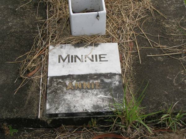 Francesca YUNG  | d: 12 Apr 1919 aged 76 y 8 mo  |   | husband  | Hermann Edward YUNG  | d: 9 Jan 1987 aged 84  |   | her parents  |   | Edith KOPP  | d: 6? Dec 1910 aged 32  |   | Minnie YUNG  | d: 9 Sep 1964 aged 79 Y 11 mo  |   | daughters  | Emma  | d: 26 Jun 1929 aged 47  |   | Annie LANGER  | d: 16 Sep 1929 aged 58  |   | Minnie  |   | Annie  |   | Father and Edith  |   | Mother and Emma  |   |   | Bundaberg Catholic Cemetery  | 