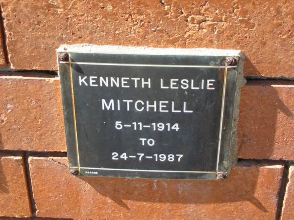 Kenneth Leslie MITCHELL,  | 5-11-1914 - 24-7-1987;  | Canungra Cemetery, Beaudesert Shire  | 