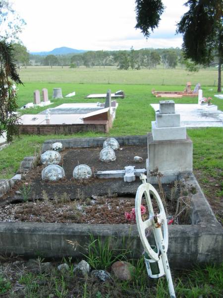 [Metal cross] - William - Bill - [not recorded];  | Sacred Heart Catholic Church, Christmas Creek, Beaudesert Shire  | 