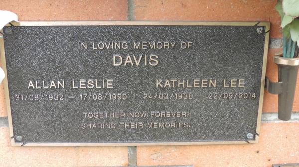 Allan Leslie DAVIS  | b: 31 Aug 1932  | d: 17 Aug 1990  |   | Kathleen Lee DAVIS  | 24 Mar 1936  | d: 22 Sep 2014  |   | Cooloola Coast Cemetery  |   | 