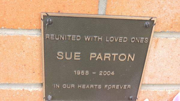 Sue PARTON  | b: 1958  | d: 2004  |   | Cooloola Coast Cemetery  |   | 