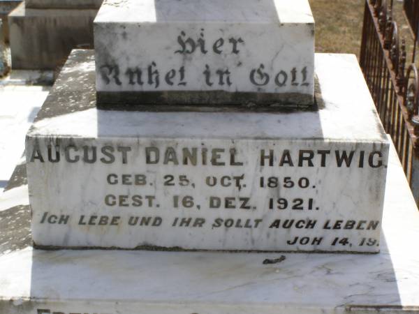 August Daniel HARTWIG,  | born 25 Oct 1850 died 16 Dec 1921;  | Wilhelmine Emelia Amalia HARTWIG, wife,  | born 18 April 1855 died 10 Sept 1930;  | Douglas Lutheran cemetery, Crows Nest Shire  | 