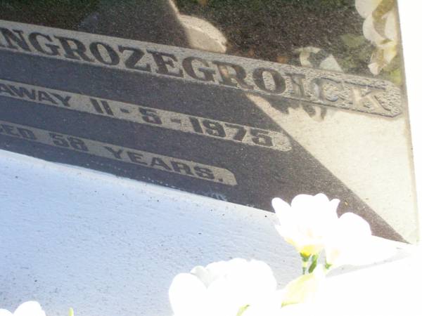 Gordon SHINGROZEGROICK,  | died 11-5-1975 aged 58 years;  | Fernvale General Cemetery, Esk Shire  | 