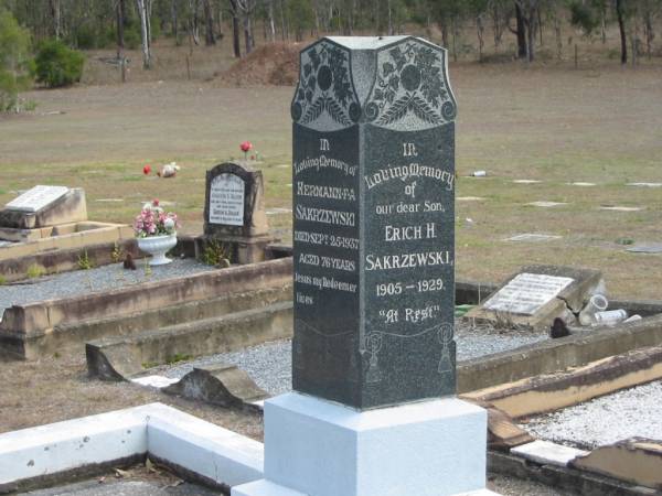 Hermann F A SAKRZEWSKI  | 25 Sep 1937, aged 76  | Erich H SAKRZEWSKI  | b: 1905, d: 1929  | Friedericke C SAKRZEWSKI  | 14 Jun 1953, aged 86  | Haigslea Lawn Cemetery, Ipswich  | 