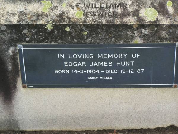 Charles Samuel HUNT  | d: 2 Jul 1916, aged 58  | Emma HUNT (wife)  | d: 10 May 1927, aged 61  | Gilbert Arthur HUNT  | d: 17 Aug 1906, aged 7 months  | Edgar James HUNT  | b: 14 Mar 1904, d: 19 Dec 1987  | Harrisville Cemetery - Scenic Rim Regional Council  |   | 