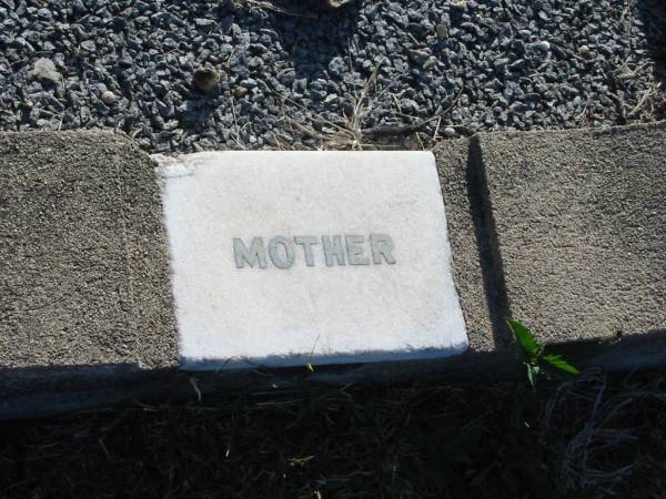 Robert DUNN  | d: 18 Jun 1942, aged 86  | Bessie Ellen DUNN  | d: 30 Jun 1933, aged 73  |   | Harrisville Cemetery - Scenic Rim Regional Council  | 