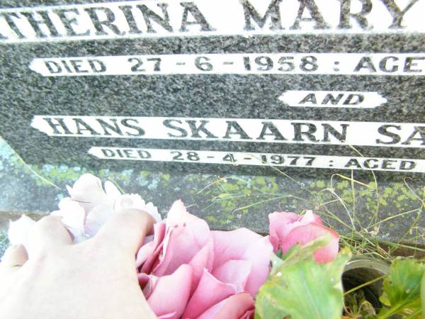 Katherina Mary SAMUELSEN,  | died 27-6-1958 aged 49 years;  | Hans Skaarn SAMUELSEN,  | died 28-4-1977 aged 73 years;  | Helidon Catholic cemetery, Gatton Shire  | 