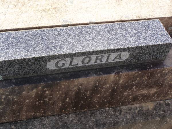 Gloria Constance WRIGHT,  | daughter,  | died 14 June 1942 aged 18 months;  | Helidon General cemetery, Gatton Shire  | 