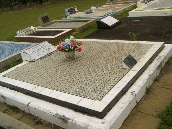 Mary Jane MOORE,  | wife mother,  | died 16 May 1963 aged 61 years;  | Abraham MOORE,  | father,  | died 22 Sept 1970 aged 71 years;  | Abraham MOORE,  | died 22-9-1970 aged 71 years;  | Howard cemetery, City of Hervey Bay  | 