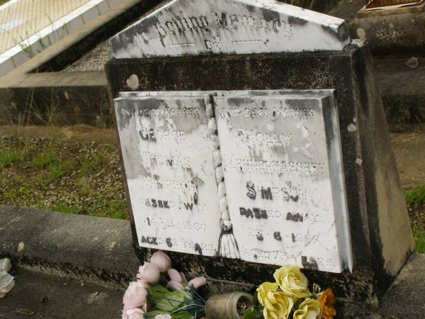 George Thomas SIMPSON,  | father,  | died 14-11-1960 aged 69 years;  | Holly Blennerhassett SIMPSON,  | mother,  | died 23-6-1967 aged 73 years;  | Howard cemetery, City of Hervey Bay  | 