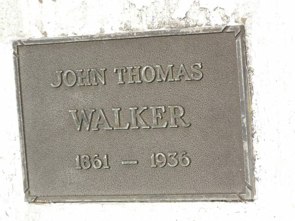 John Thomas WALKER,  | 1861 - 1936;  | Elizabeth Grace WALKER,  | 1865 - 1951;  | Howard cemetery, City of Hervey Bay  | 