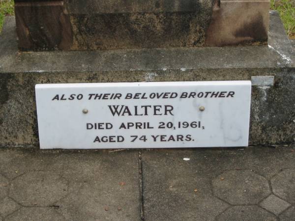 Doris PUTMAN,  | died 5 Nov 1916 aged 15 years;  | William PUTMAN,  | died 9 April 1928 aged 39 years;  | Walter,  | brother,  | died 20 April 1961 aged 74 years;  | Howard cemetery, City of Hervey Bay  | 
