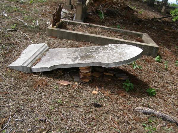 Wilhelm Adam FRANK  | geb 19 Apr 1835  | gest 1 Aug 1898  | aged 63  | Hoya Lutheran Cemetery, Boonah Shire  |   | 