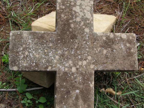     ru   orf  | Hoya Lutheran Cemetery, Boonah Shire  |   | 
