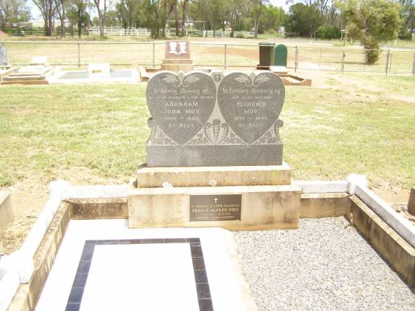 Abraham John MOY,  | husband father,  | 1868 - 1940;  | Florence MOY,  | mother,  | 1875 - 1945;  | Ernest Alfred PIKE,  | grandson,  | 25-09-1921 - 18-12-1921,  | interred Warra cemetery;  | Jandowae Cemetery, Wambo Shire  | 