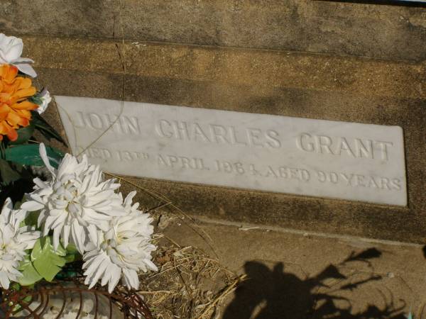 Annie Florence GRANT,  | died 5 Apr 1912 aged 36 years;  | Mary Louisa GRANT,  | died 17 Oct 1945 aged 67 years;  | Robert Peter GRANT,  | died 11 Mar 1947 aged 39 years;  | John Charles GRANT,  | died 13 April 1964 aged 90 years;  | Jondaryan cemetery, Jondaryan Shire  | 
