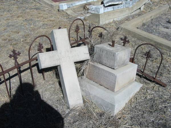 John KANE,  | husband of Rose KANE,  | native of Garvagh Ireland,  | died 25 Dec 1903 aged 76 years;  | Jondaryan cemetery, Jondaryan Shire  | 