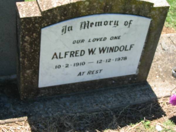 Alfred W. WINDOLF,  | 10-2-1910 - 12-12-1978;  | Kalbar General Cemetery, Boonah Shire  | 