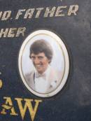 
Wayne Thomas RENSHAW,
husband father son brother,
2-7-1956 - 15-6-1990;
Kandanga Cemetery, Cooloola Shire
