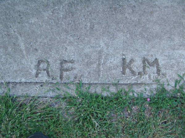 Mr E.G. (Pat) BUSH;  | Mrs D.C. (Doll) BUSH;  | Pat BUSH Bicentennial Park;  | Killarney, Warwick Shire  | 