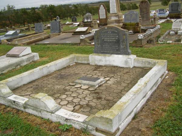 William ARBUTHNOT,  | husband father,  | died 21 Aug 1944 aged 83 years;  | Julia ARBUTHNOT,  | mother,  | died 27 Sept 1951 aged 91 years;  | Killarney cemetery, Warwick Shire  | 