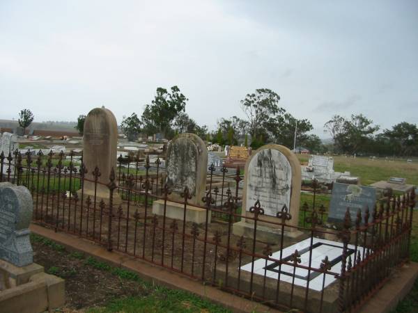 Richard Arnold HOWELL,  | died 17-7-1961 aged 96 years;  | Sarah La Monte HOWELL,  | wife of Richard Arnold HOWELL,  | died 14 Oct 1935 aged 79 years;  | George Salmon BACKHOUSE,  | died 26 June 1885;  | George, son,  | died 29 April 1886 aged 6 months;  | Killarney cemetery, Warwick Shire  |   | 