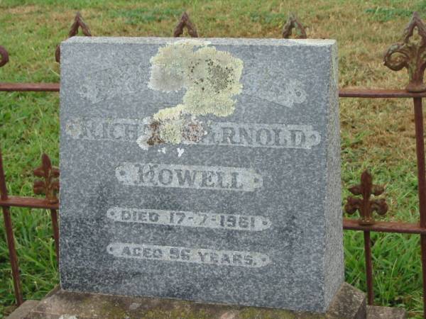 Richard Arnold HOWELL,  | died 17-7-1961 aged 96 years;  | Sarah La Monte HOWELL,  | wife of Richard Arnold HOWELL,  | died 14 Oct 1935 aged 79 years;  | George Salmon BACKHOUSE,  | died 26 June 1885;  | George, son,  | died 29 April 1886 aged 6 months;  | Killarney cemetery, Warwick Shire  | 