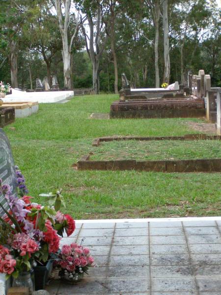 Lawnton cemetery, Pine Rivers Shire  |   | 