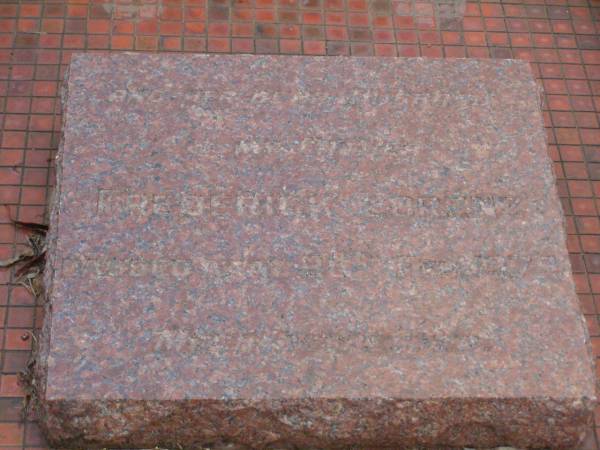 Dorothea Ellen (Nellie) MUMFORD,  | died 13 Feb 1965;  | Edwin William (Ted) MUMFORD,  | died 31 Oct 2003 aged 88 years;  | Elsie May SMITH (nee MUMFORD),  | wife mother,  | died 27 March 1987;  | Frederick Lorenz,  | husband father,  | died 26? Feb 1979;  | Lawnton cemetery, Pine Rivers Shire  | 