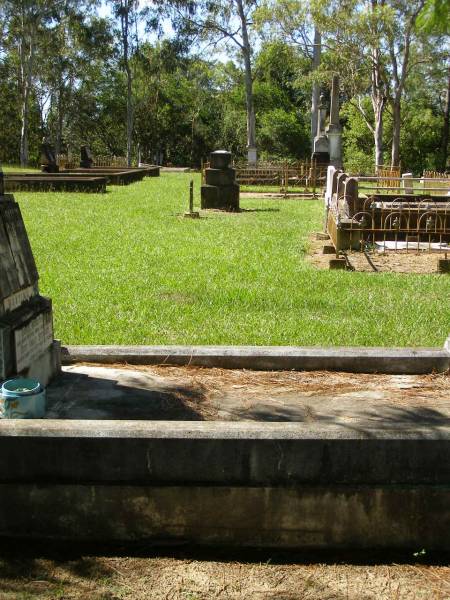 Lawnton cemetery, Pine Rivers Shire  | 