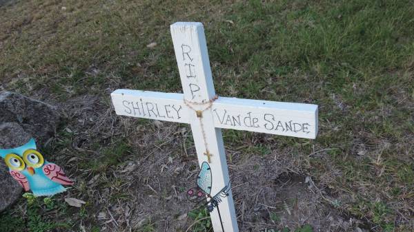 Shirley VAN de SANDE  |   | Legume cemetery, Tenterfield, NSW  |   |   | 