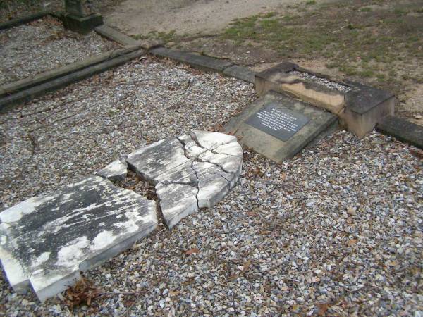 Jane Anne WILSON,  | 25-8-1843 - 30-4-1929;  | Jane Ness WILSON,  | 26-4-1867 - 12-1-1925;  | Evangeline Ness DAVIDGE,  | 14-10-1886 - 7-9-1930;  | Annie Elizabeth Woodford Ness WILSON,  | 5-4-1865 - 27-7-1937;  | Lower Coomera cemetery, Gold Coast  | 