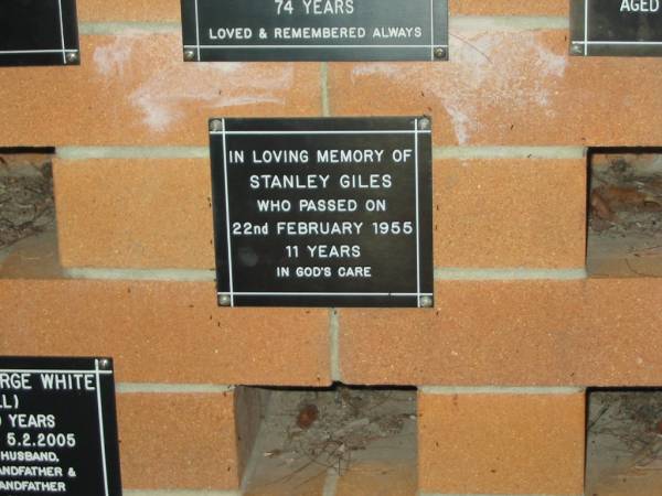 Stanley GILES,  | died 22 Feb 1955 aged 11 years;  | Lower Coomera cemetery, Gold Coast  | 