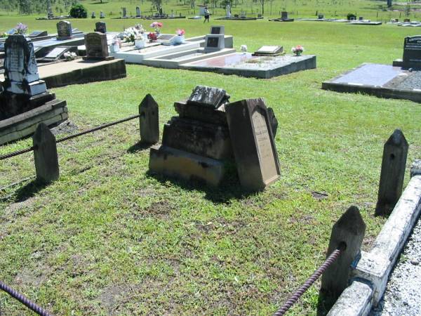 William Joseph GUTTERIDGE  | 7 Sep 1923, aged 74  | Lowood General Cemetery  |   | 