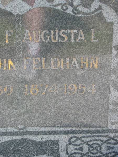 August F FELDHAHN  | b: 1870, d: 1930  | Augusta L FELDHAHN  | b: 1874, d: 1954  | Lowood General Cemetery  |   | 