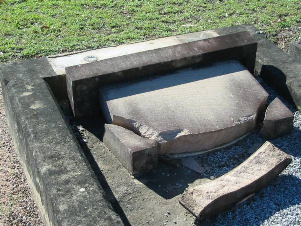 Lowood General Cemetery  |   | 