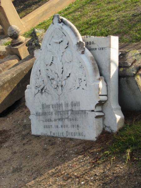 Heinrich Julius DIESING,  | born 8 May 1843 died 18 Nov 1918;  | Emilie DIESING,  | born 30 Sept 184? died 15 May 1920;  | Marburg Lutheran Cemetery, Ipswich  | 