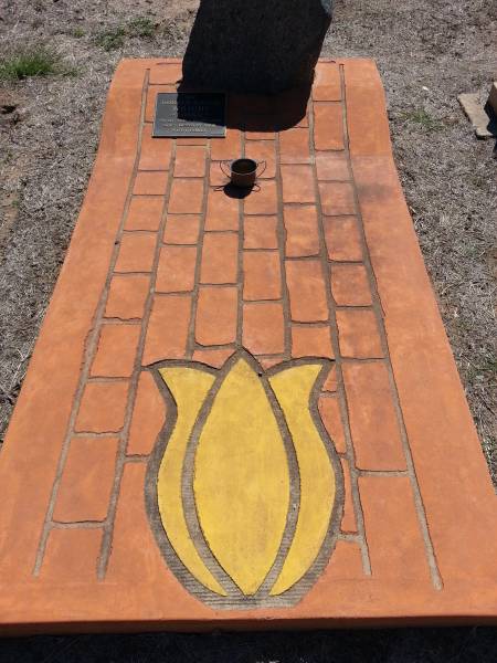 Ronald Wallis WRIGHT (Ronnie)  | b: 29-Jul-1931  | d: 17-Jul-2001  |   | Meandarra cemetery  | Copyright Dr Matt Barton  | 