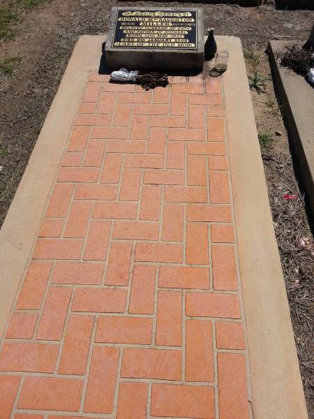 Donald MacNaughton MILLER  | wife: Cath  | son: Michael  | b: 13-May-1920  | d: 9-Jan-2005  |   | Meandarra cemetery  | Copyright Dr Matt Barton  | 