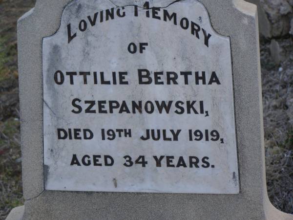 Christian SZEPANOWSKI,  | died 16 Sept 1918 aged 79 years;  | Ottilie Bertha SZEPANOWSKI,  | died 19 July 1919 aged 34 years;  | Otto SZEPANOWSKI,  | died 27 July 1931 aged 53 years;  | Wilhelmine SZEPANOWSKI,  | died 26 Jan 1935 aged 86 years;  | Meringandan cemetery, Rosalie Shire  | 