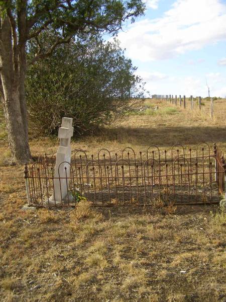 Meringandan cemetery, Rosalie Shire  |   | 